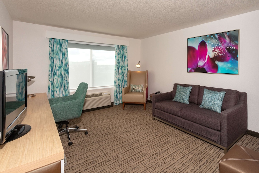 One Bedroom Suite, One King Bed - Photo 2