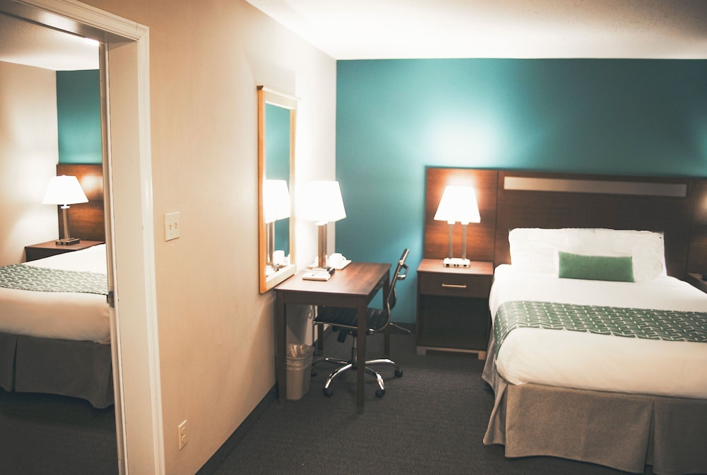 Suite, 2 Bedrooms, Non Smoking - Photo 3