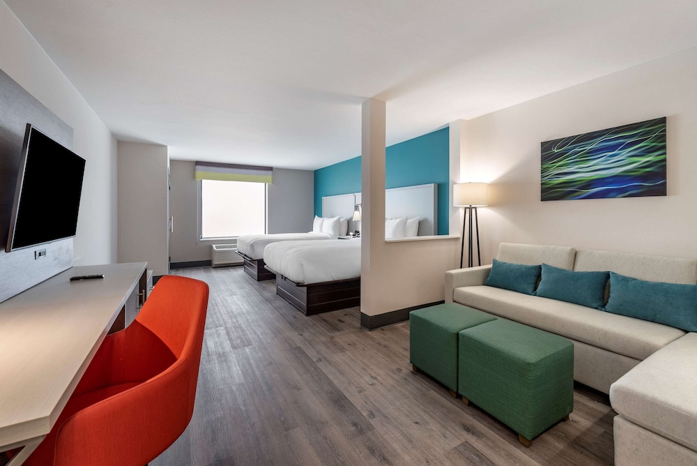 Suite, 2 Queen Beds, Non Smoking - Photo 1