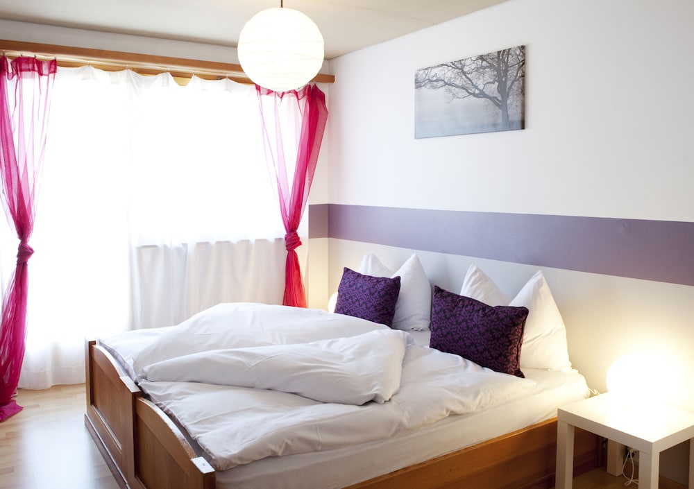 Twin Budget Room with Double bed photo 2