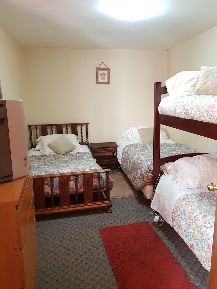 Basic Quadruple Room, Non Smoking photo 1