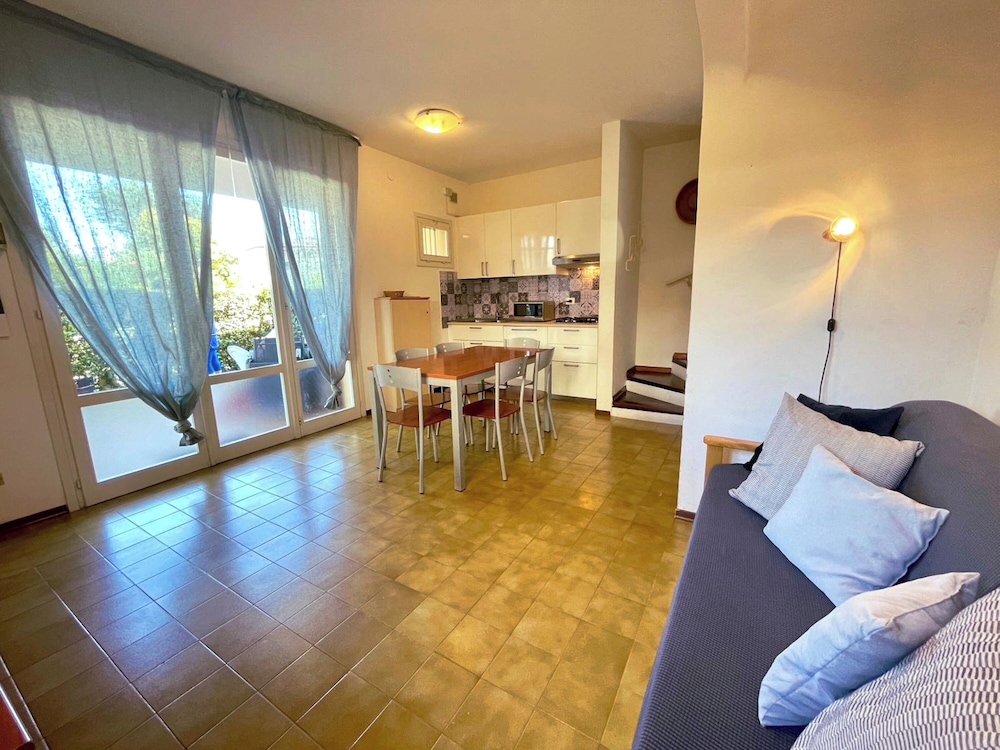 Villa, 2 Bedrooms, Balcony, Garden View