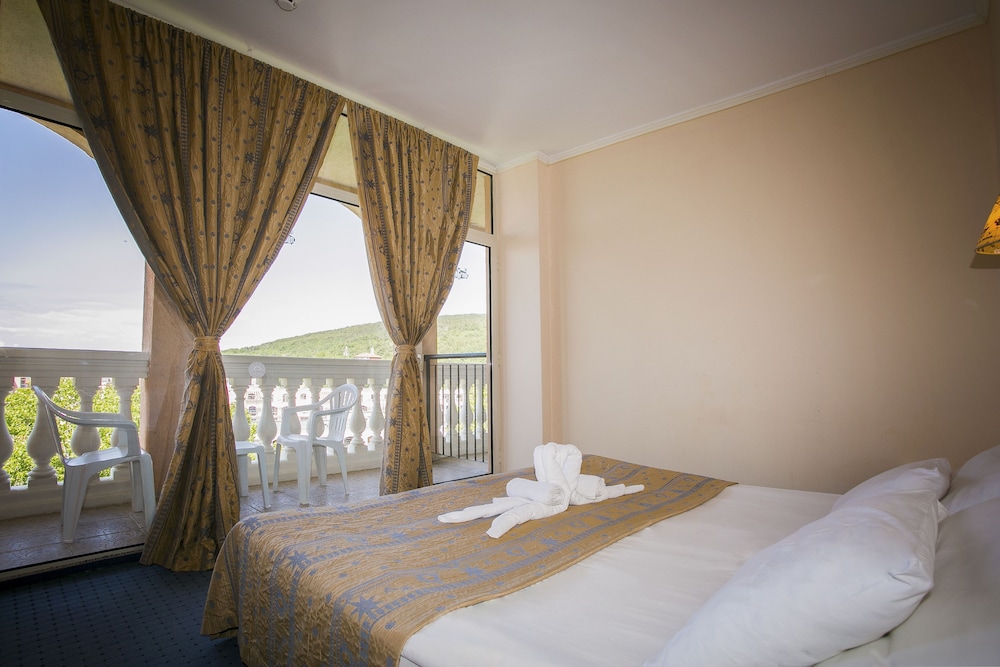 Two Bedroom Studio with Park View photo 2