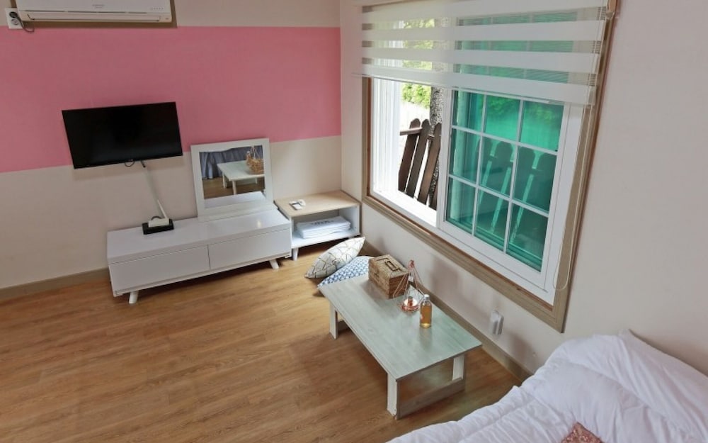 Room (Small 9 (Individual Terrace)) photo 2