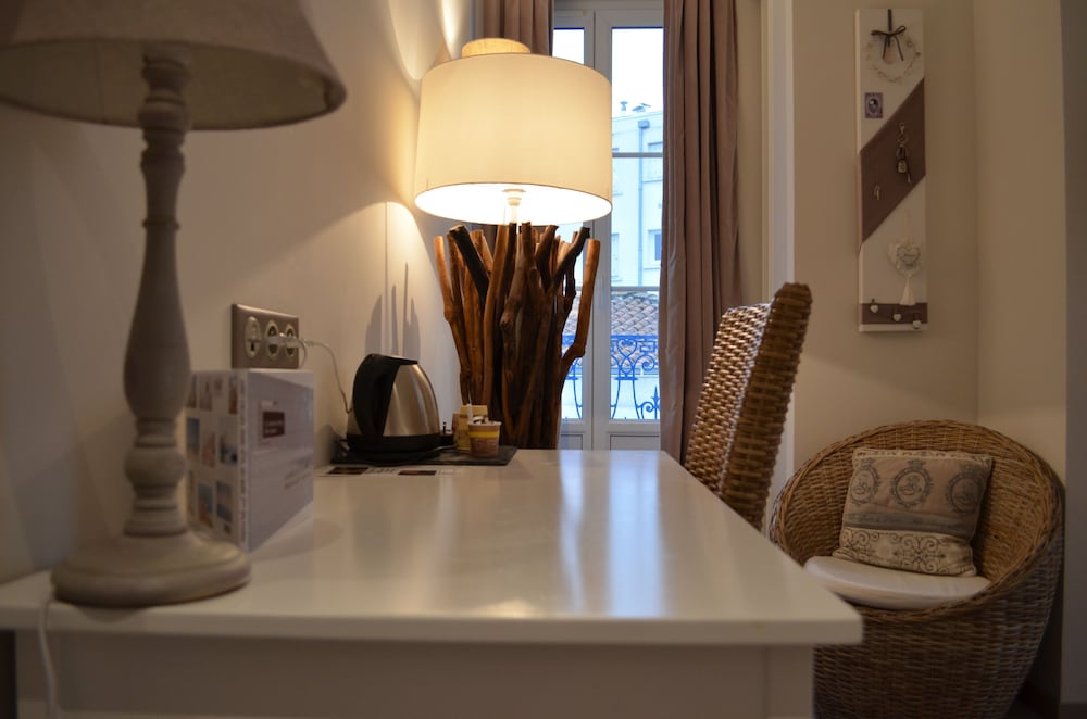 Deluxe Double Room, Pool Access