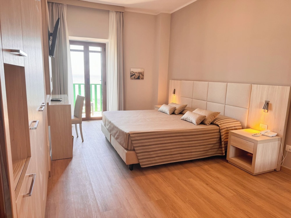 Exclusive Suite, 2 Bedrooms, 2 Bathrooms, Sea View - Photo 6