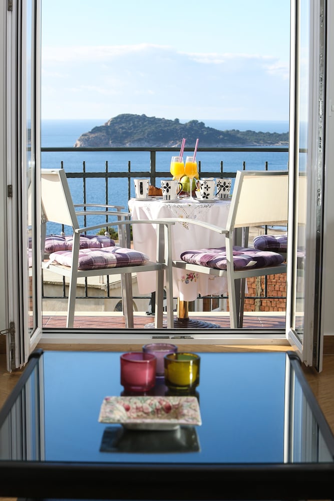 Apartment, 2 Bedrooms, Balcony photo 1