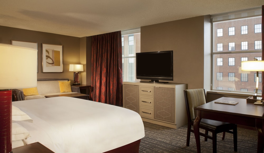 Deluxe Room, 1 King Bed (Pure Wellness) photo 3