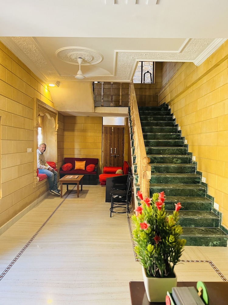 Budget Non AC room - Photo 4