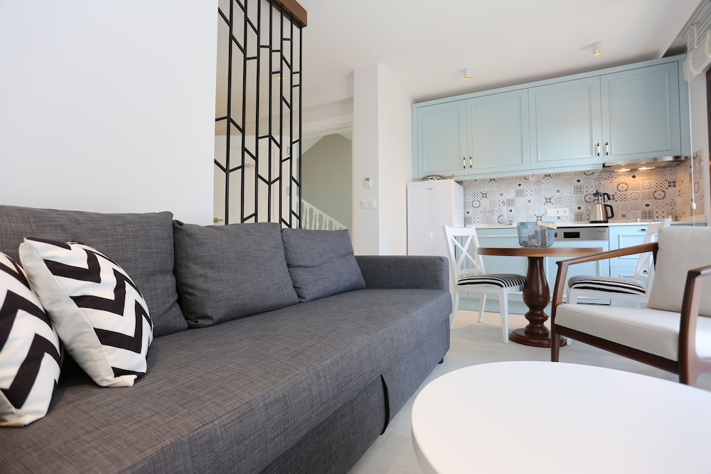 Duplex, 3 Bedrooms (501)