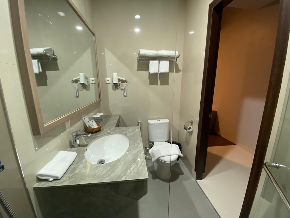 Business Suite photo 2