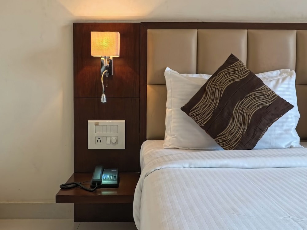 Deluxe Room - Photo 8