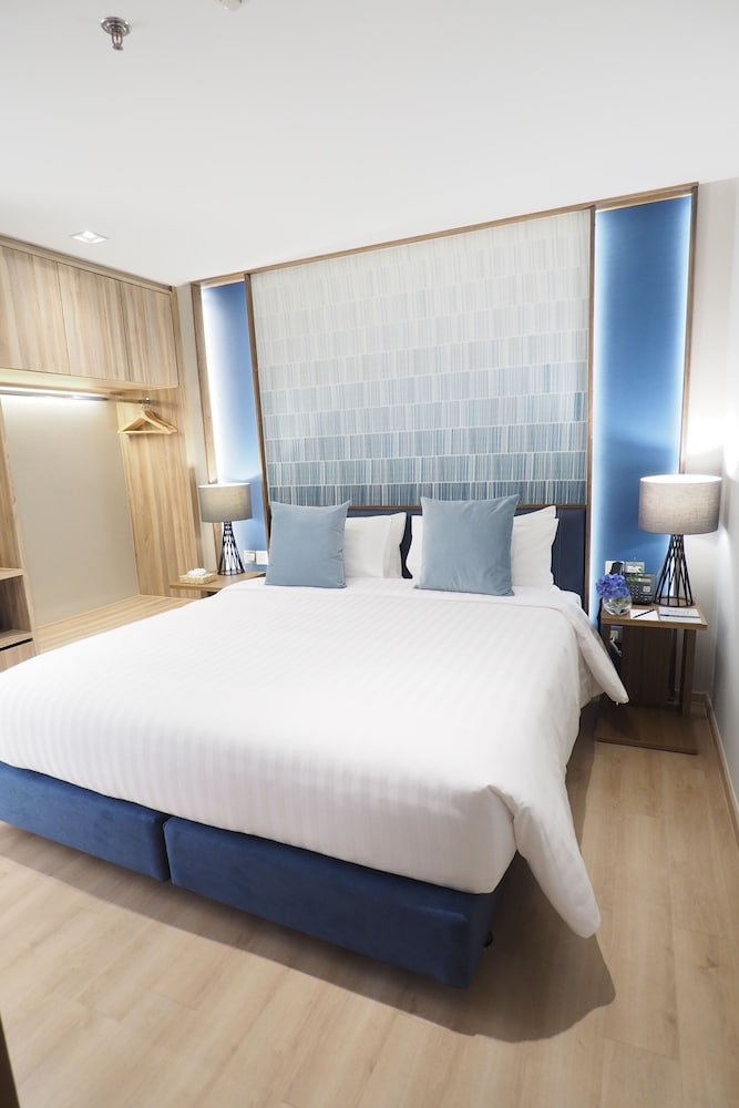 One Bedroom Premier photo 2
