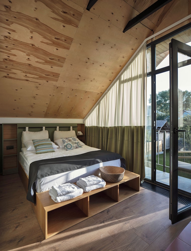 Deluxe Double Room, Garden View