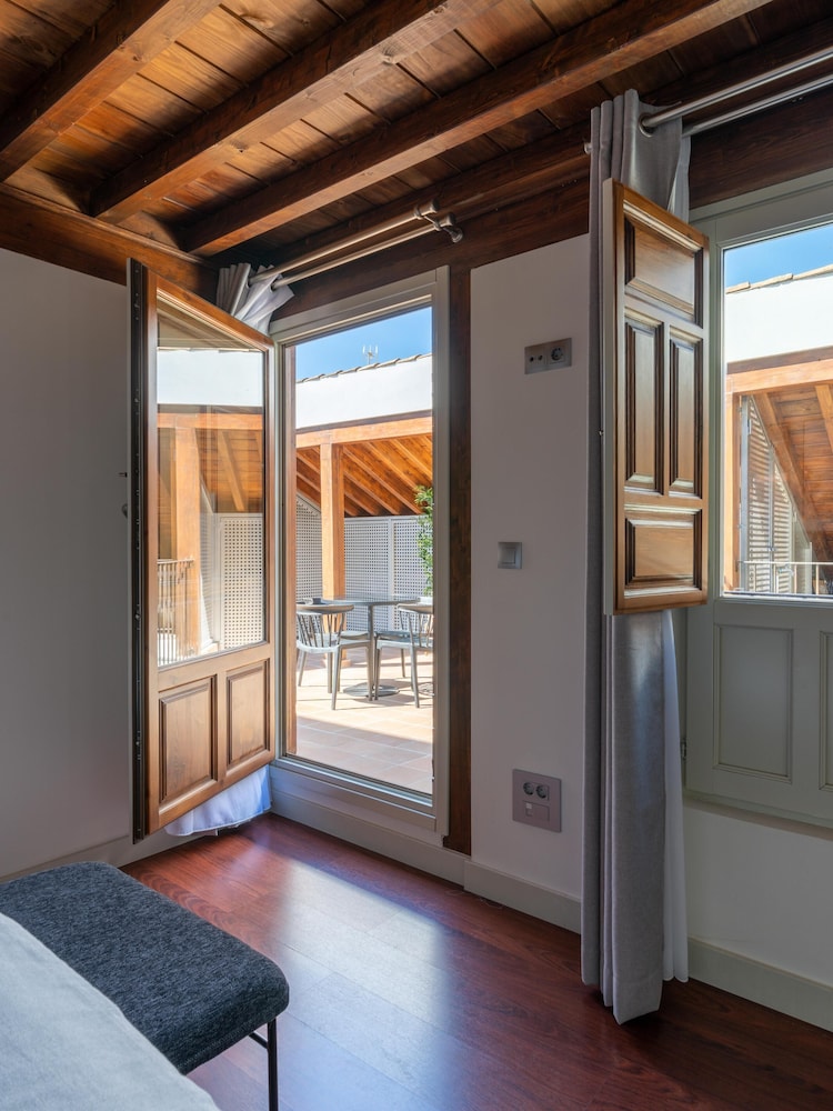 One-bedroom Apartment with Rooftop Terrace - Photo 13