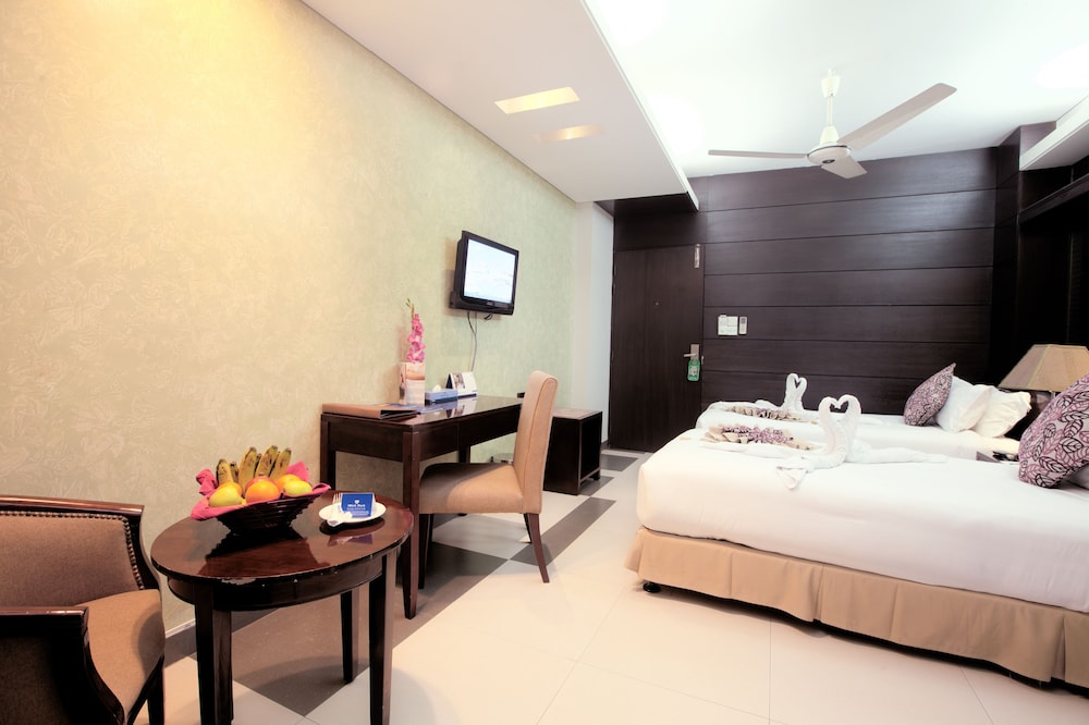Premier Twin Room photo 2