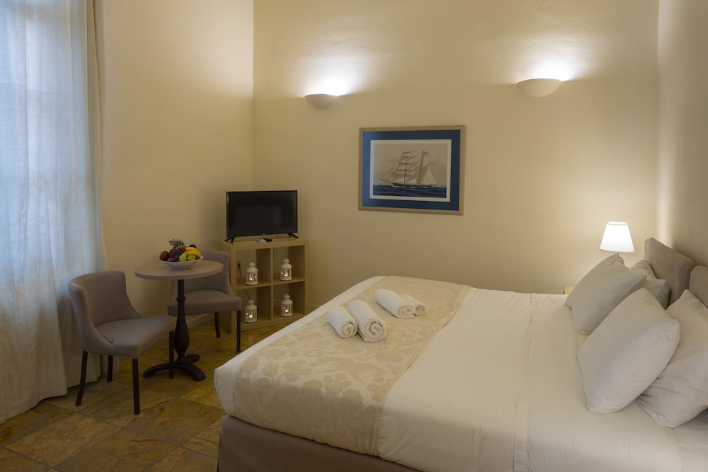 Superior Room - Photo 2