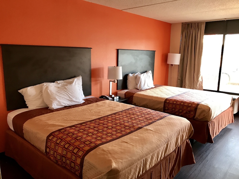 Classic Room, 2 Queen Beds, Non Smoking photo 2