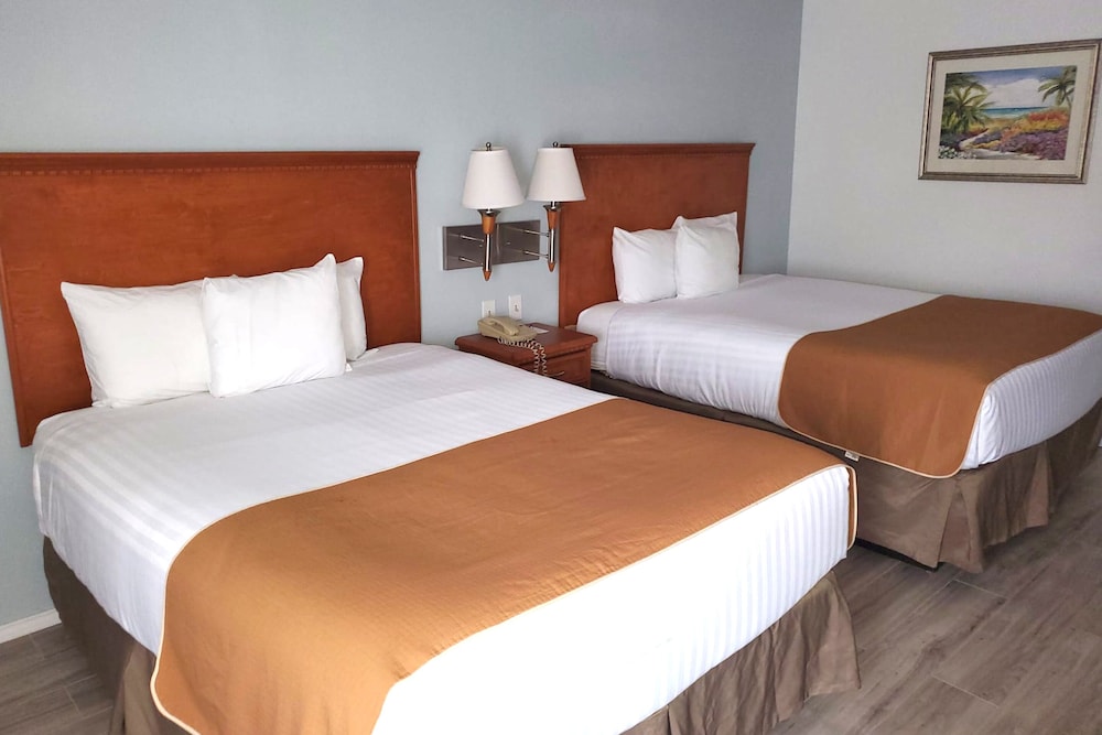 Comfort Room, 2 Queen Beds, Non Smoking - Photo 2