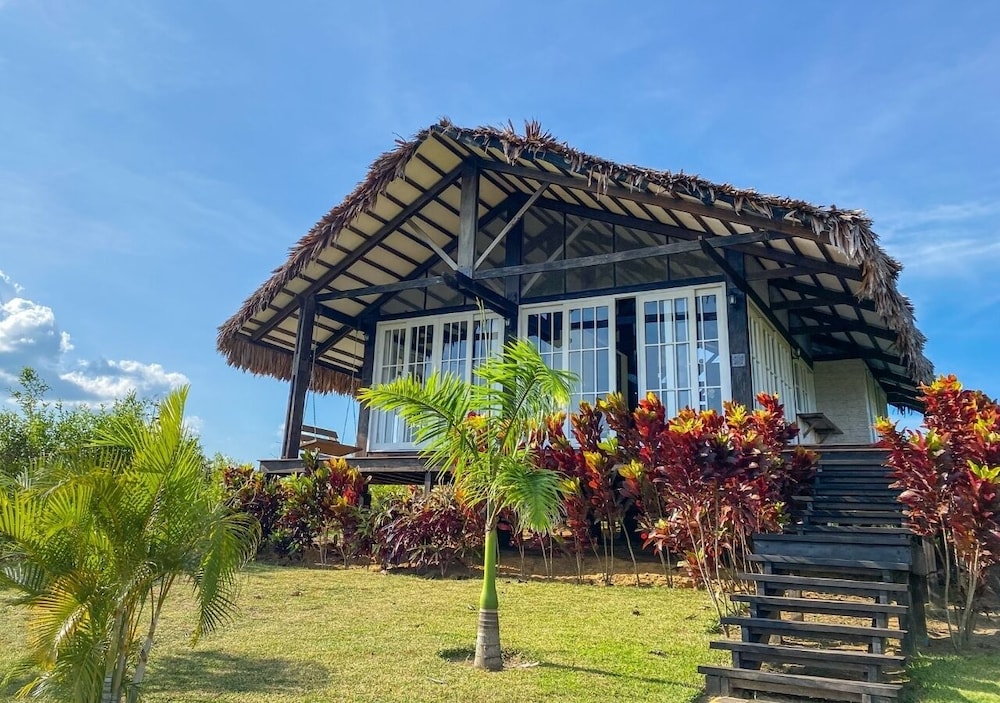 Superior Cottage, 3 Bedrooms, Private Pool, Valley View