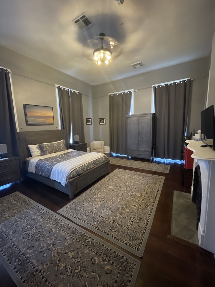 The Grey Suite - Photo 3