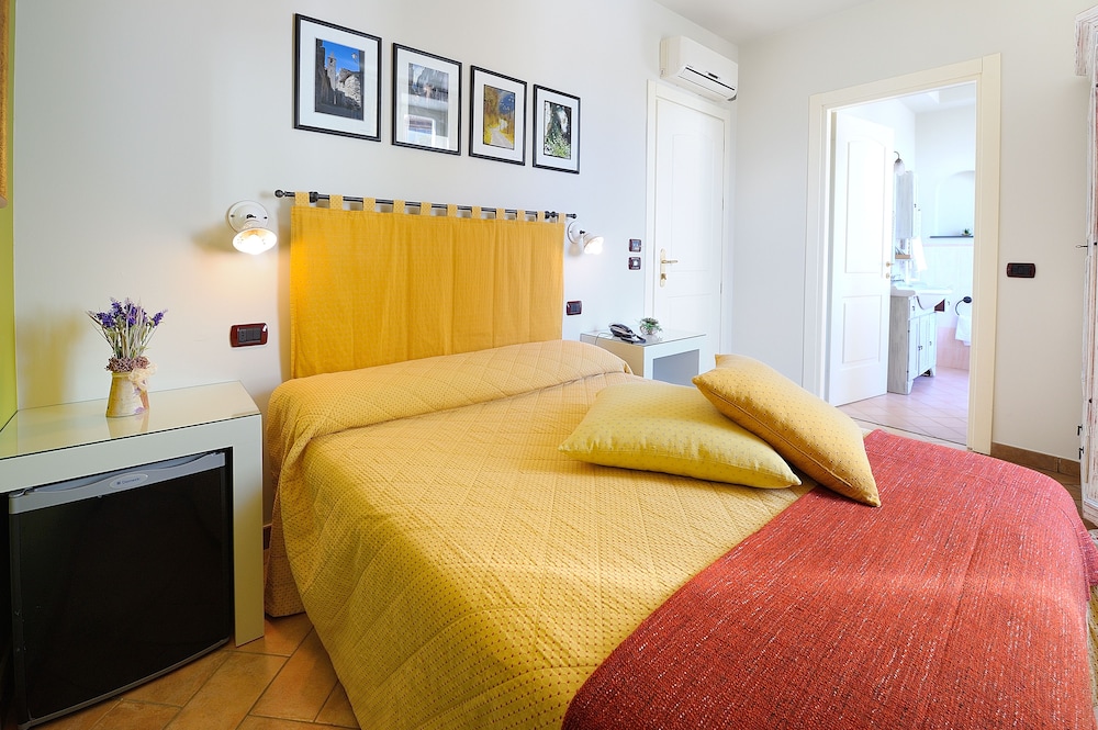 Traditional Double Room Single Use (Classic) photo 2