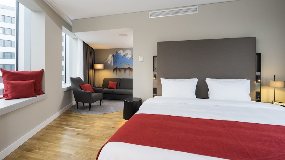 Premium Room, 1 King Bed with Sofa bed, Corner (Minibar) photo 2