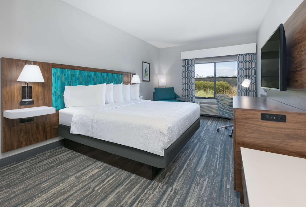 Room, 1 King Bed, Accessible (Hearing) - Photo 1
