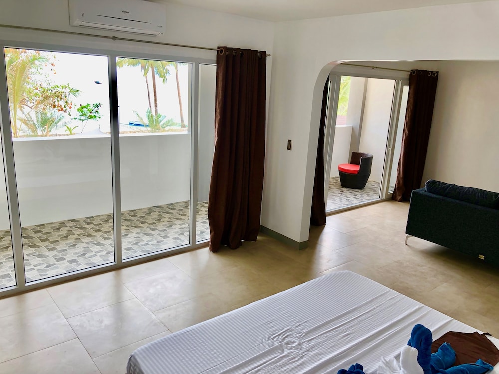 Deluxe Suite, Sea View photo 2