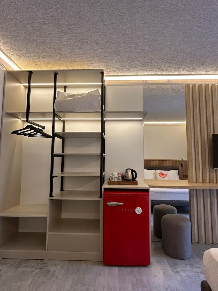 Deluxe Room - Photo 16