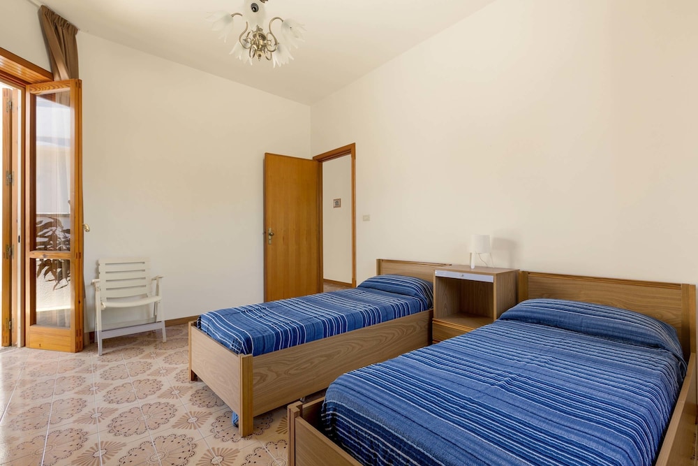 Standard House, 2 Bedrooms