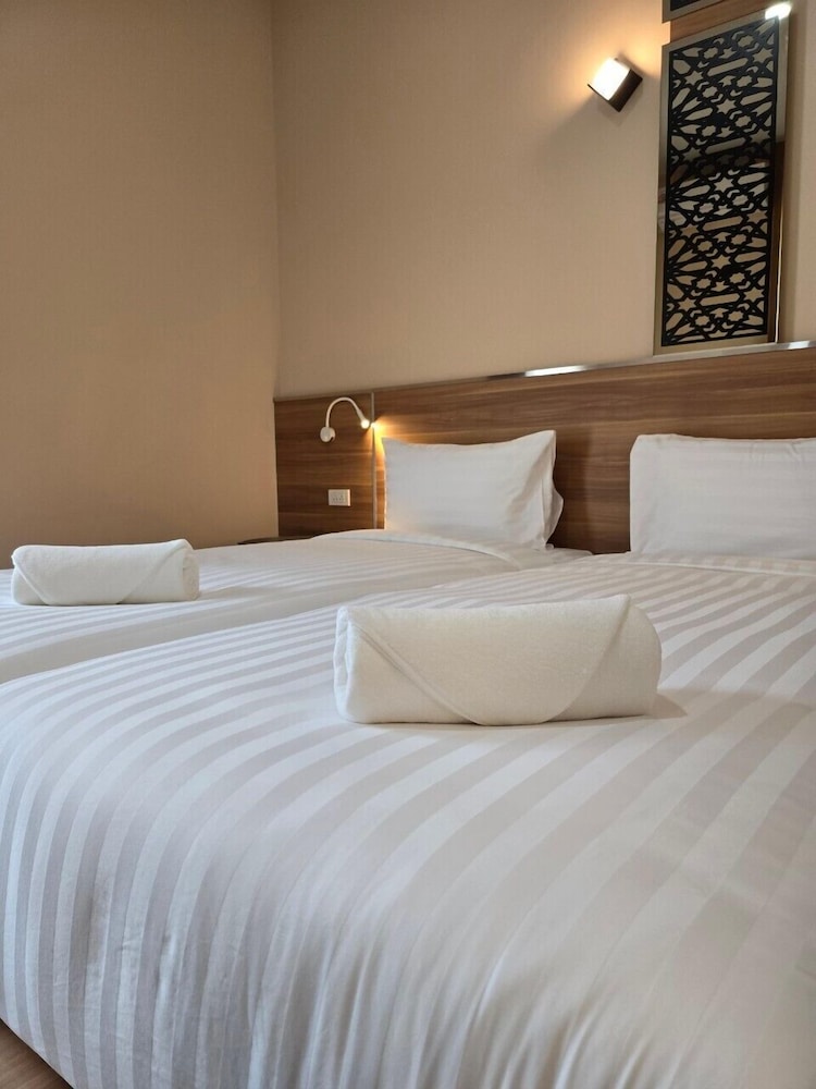 Standard Twin Room - Photo 6