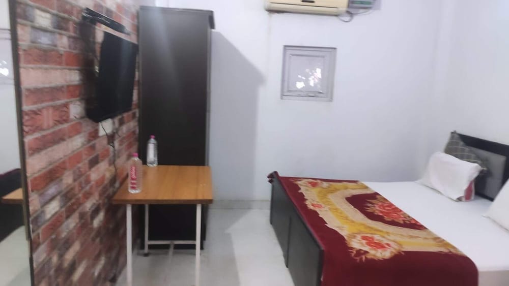 Basic Double Room photo 1
