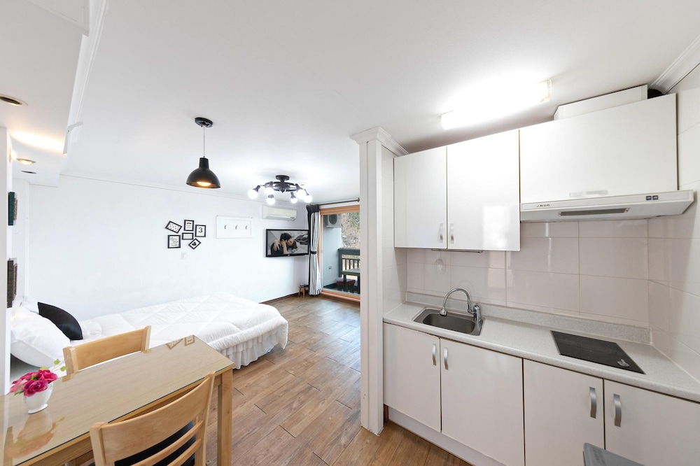 Basic Room, 1 Bedroom (Jasmine 202(Ocean View)) - Photo 11