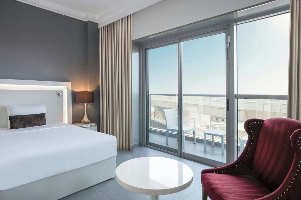 Deluxe King Room photo 3