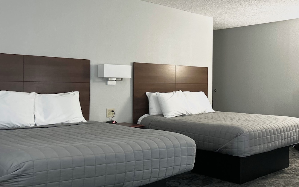 Deluxe Room, 2 Queen Beds, Non Smoking - Photo 8
