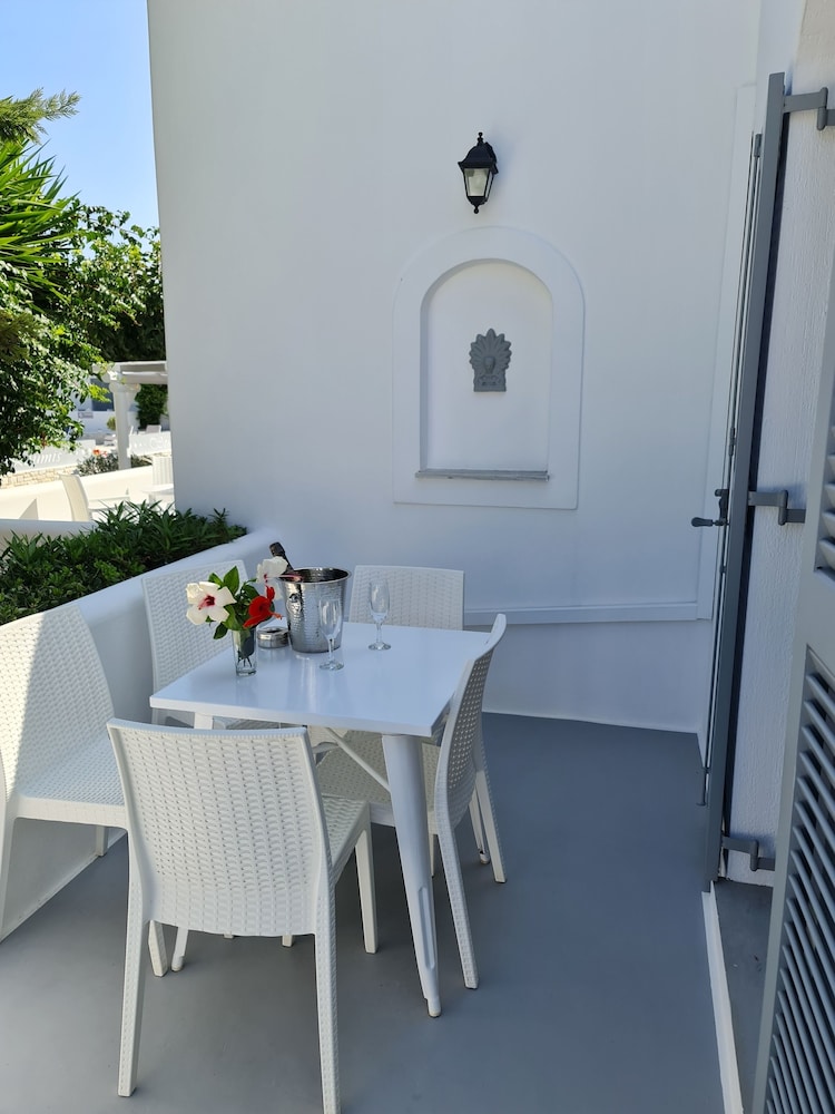 Deluxe Apartment, 2 Bedrooms, Garden View photo 2