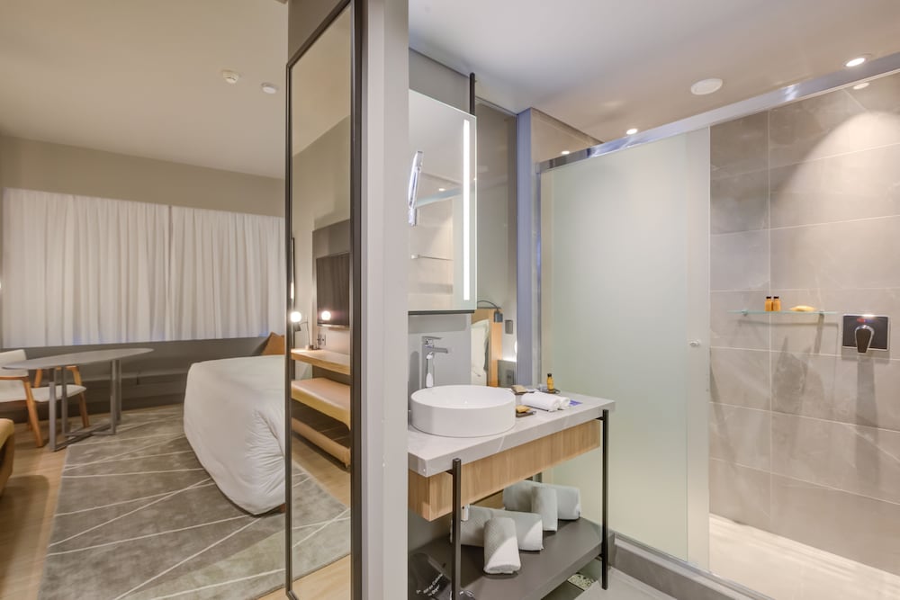 Superior Room, 1 King Bed, River View - Photo 5