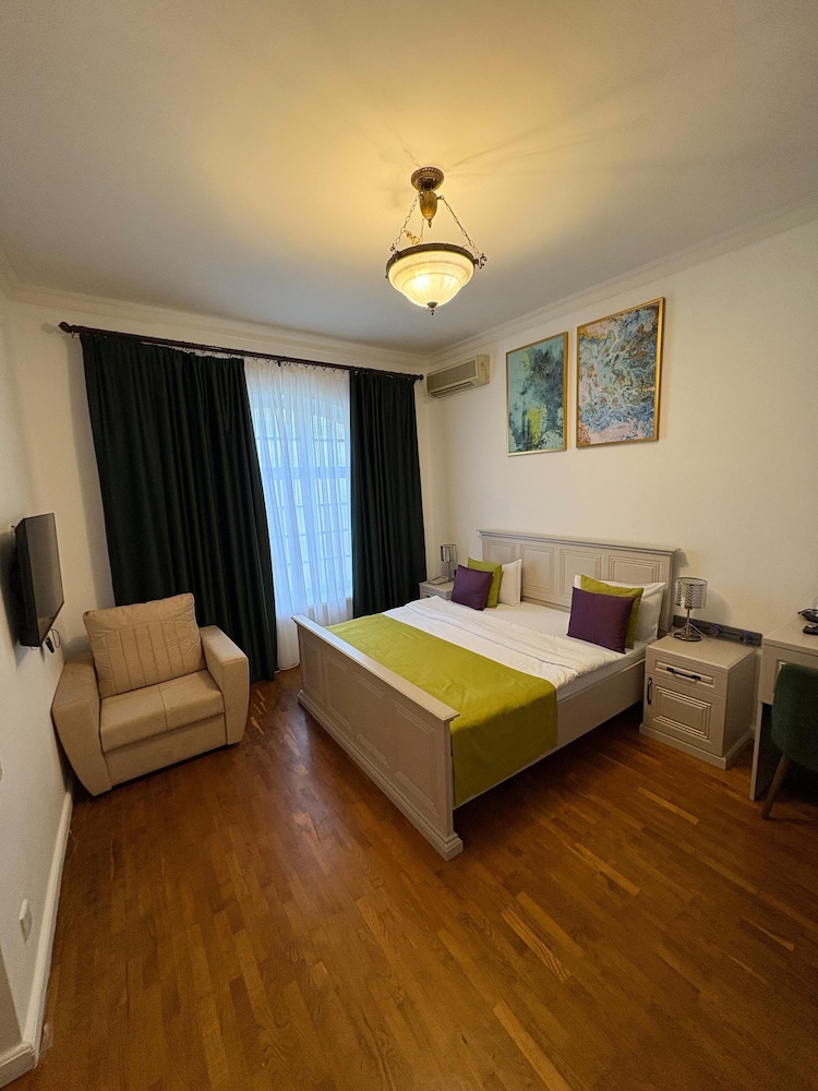 Classic Triple Room - Photo 13