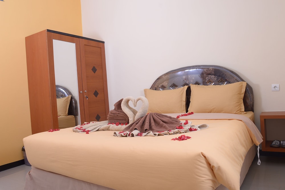 Deluxe Room, 1 Queen Bed photo 1