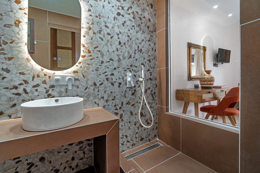 Deluxe Room, Sea View photo 2