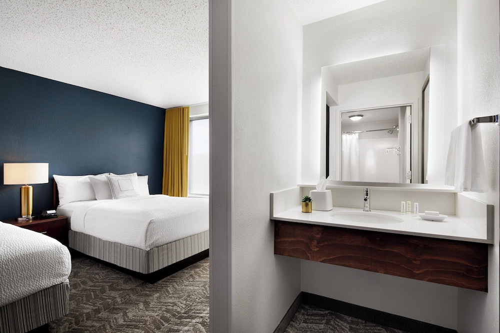 Suite, 2 Double Beds - Photo 5