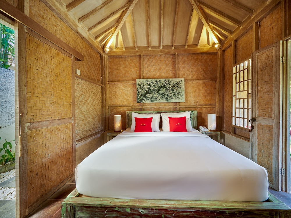 Classic Room, 1 Queen Bed, Balcony - Photo 6