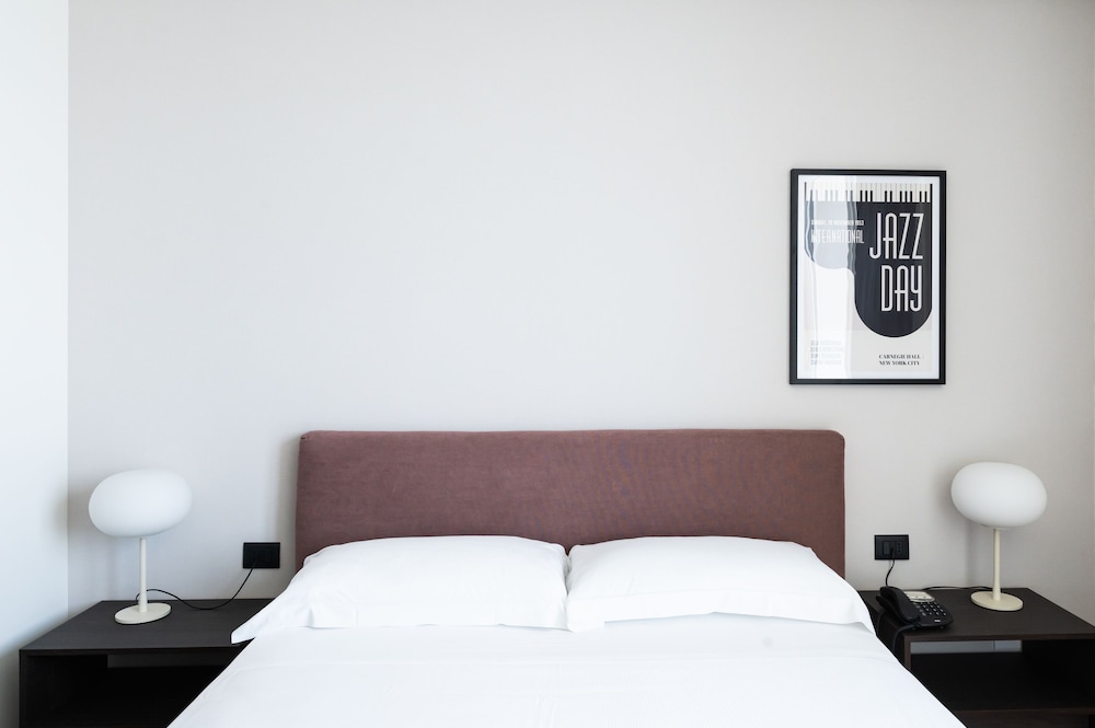 Double or Twin Room, Terrace, Sea View - Photo 4