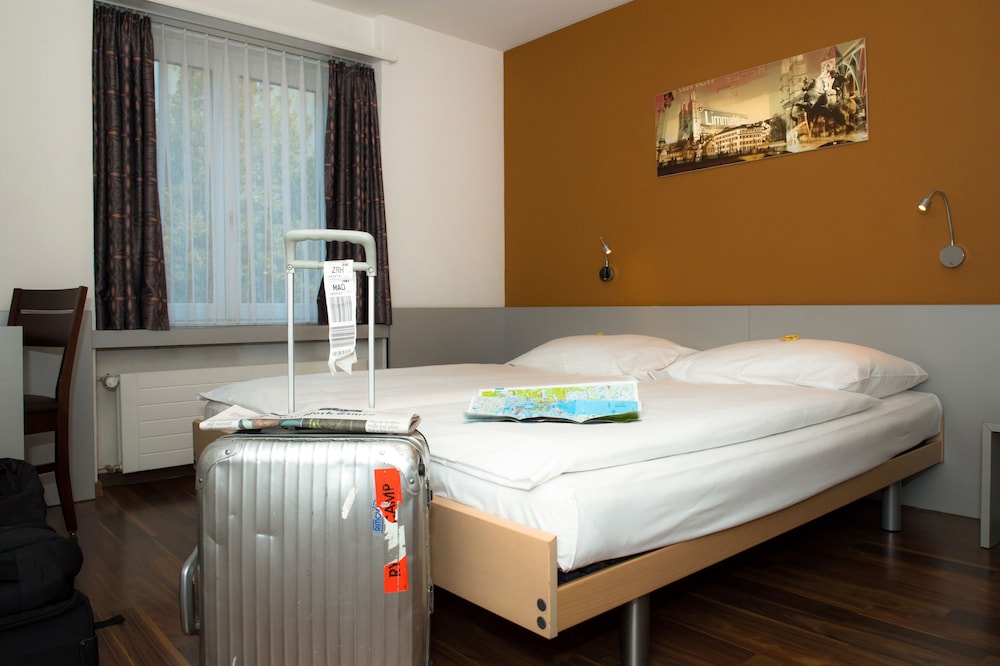 Economy Double Room - Photo 16