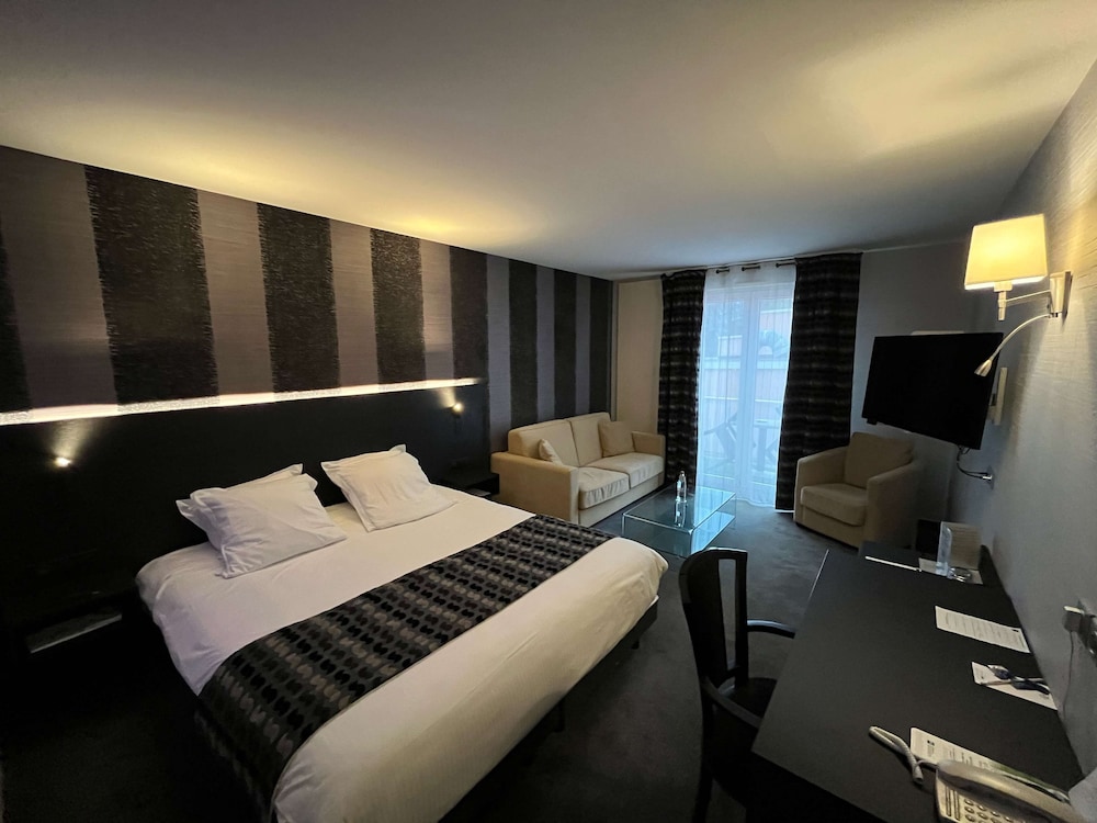 Junior Suite, 1 King Bed, Non Smoking - Photo 1