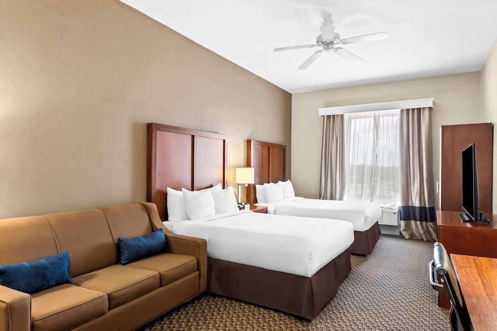 Suite, Multiple Beds, Non Smoking - Photo 1