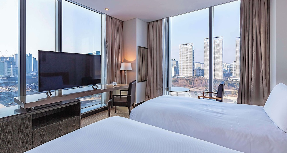 Deluxe Room, 2 Twin Beds, Non Smoking, Park View - Photo 2