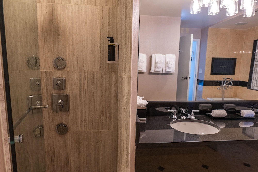 Suite, 1 King Bed (Saint Gregory | Single Use) - Photo 10