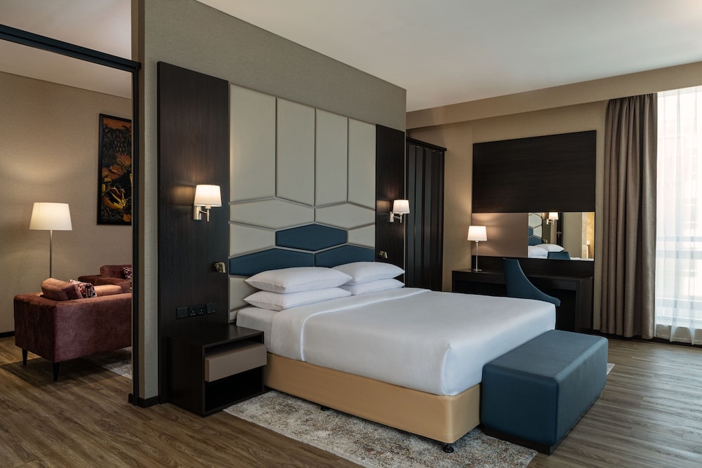 Premium Suite, (20% Discount on F&B outlet, A bottle of selected Beverage) photo 2